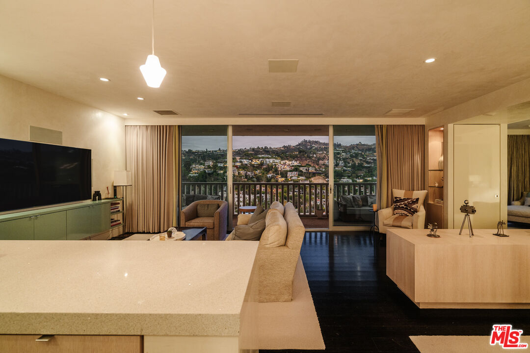 9255 Doheny Rd Unit: 2603