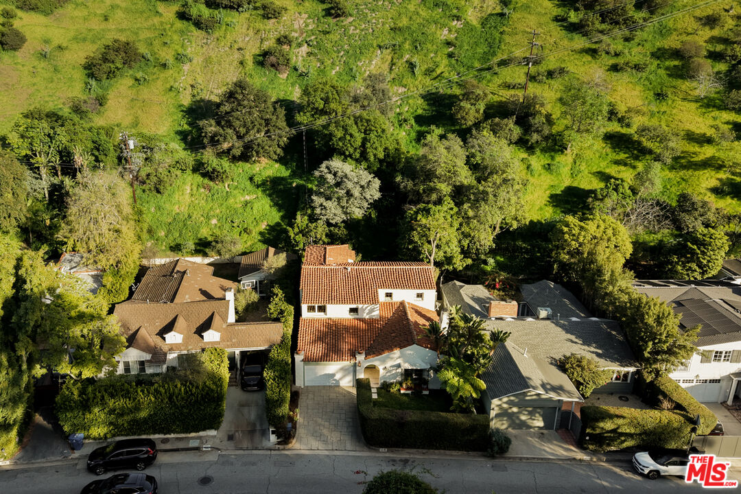1518 N Beverly Dr
