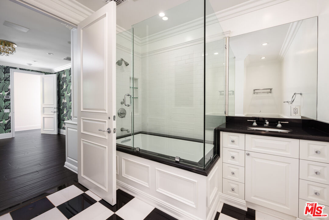 9507 Heather Rd