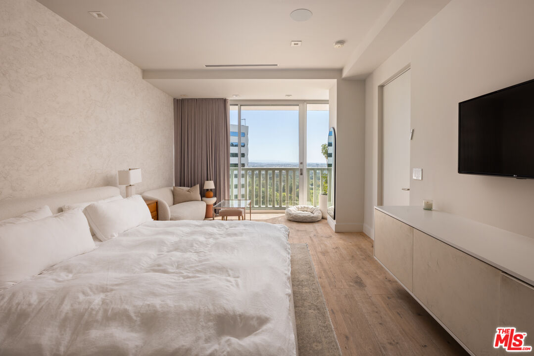9255 Doheny Rd Unit: 704