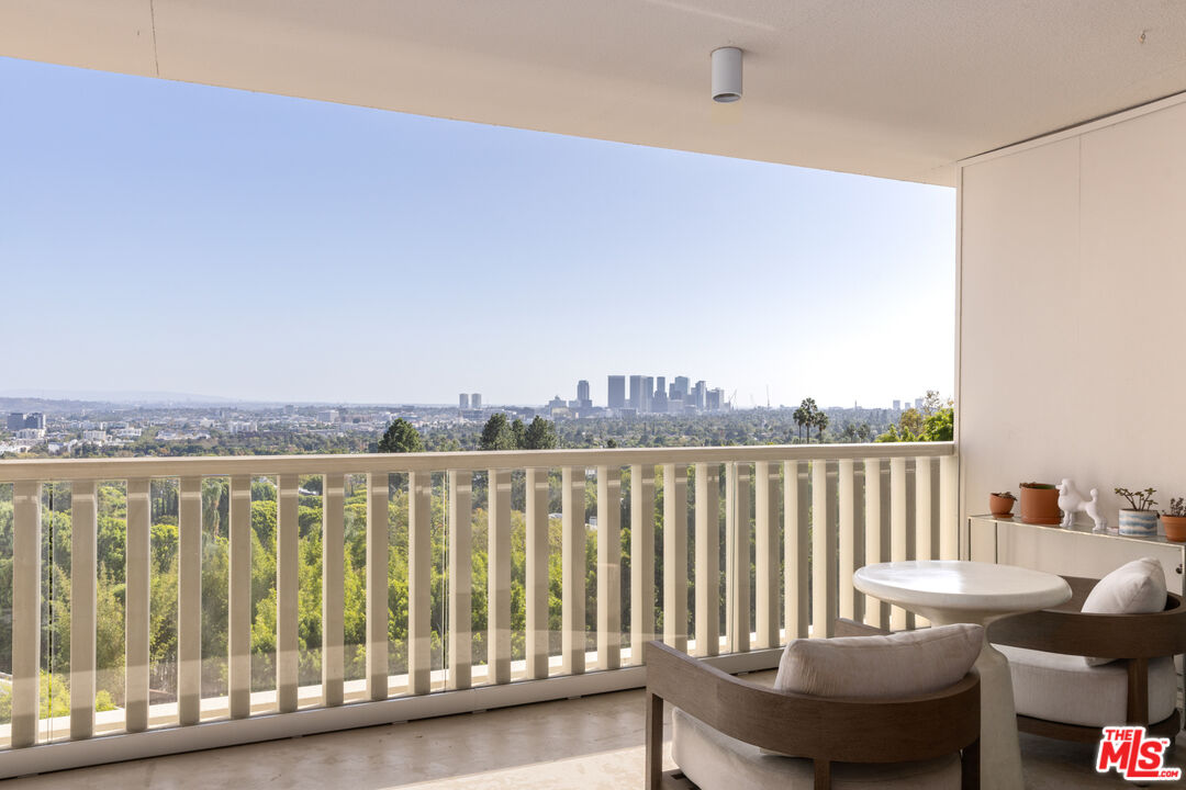 9255 Doheny Rd Unit: 704