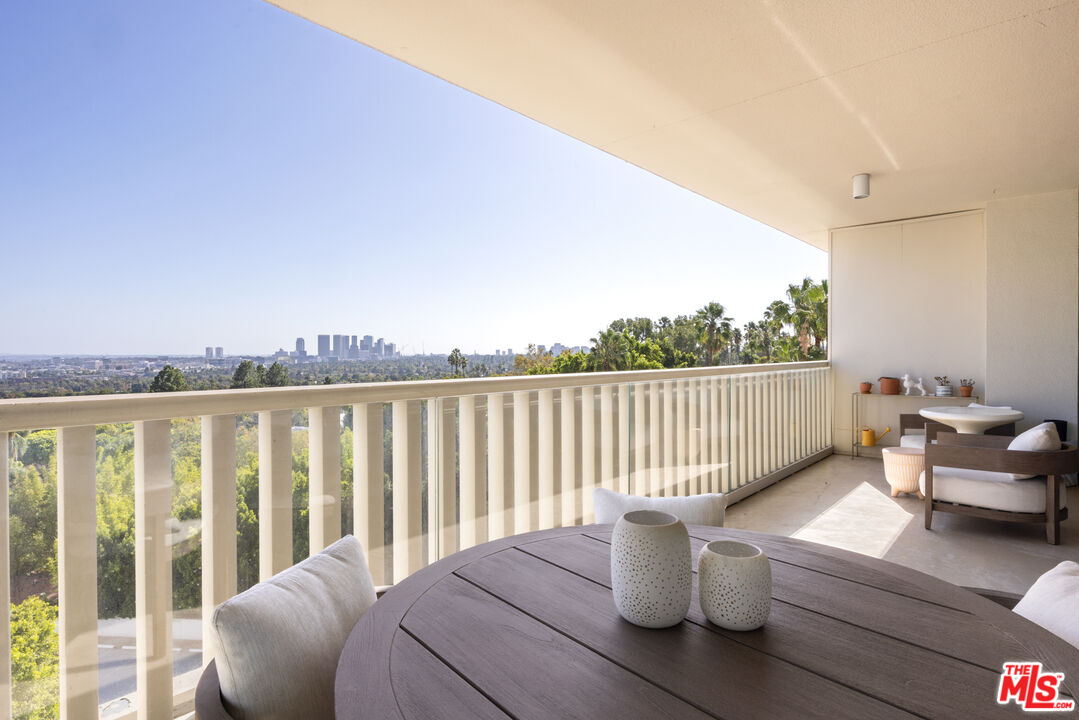 9255 Doheny Rd Unit: 704
