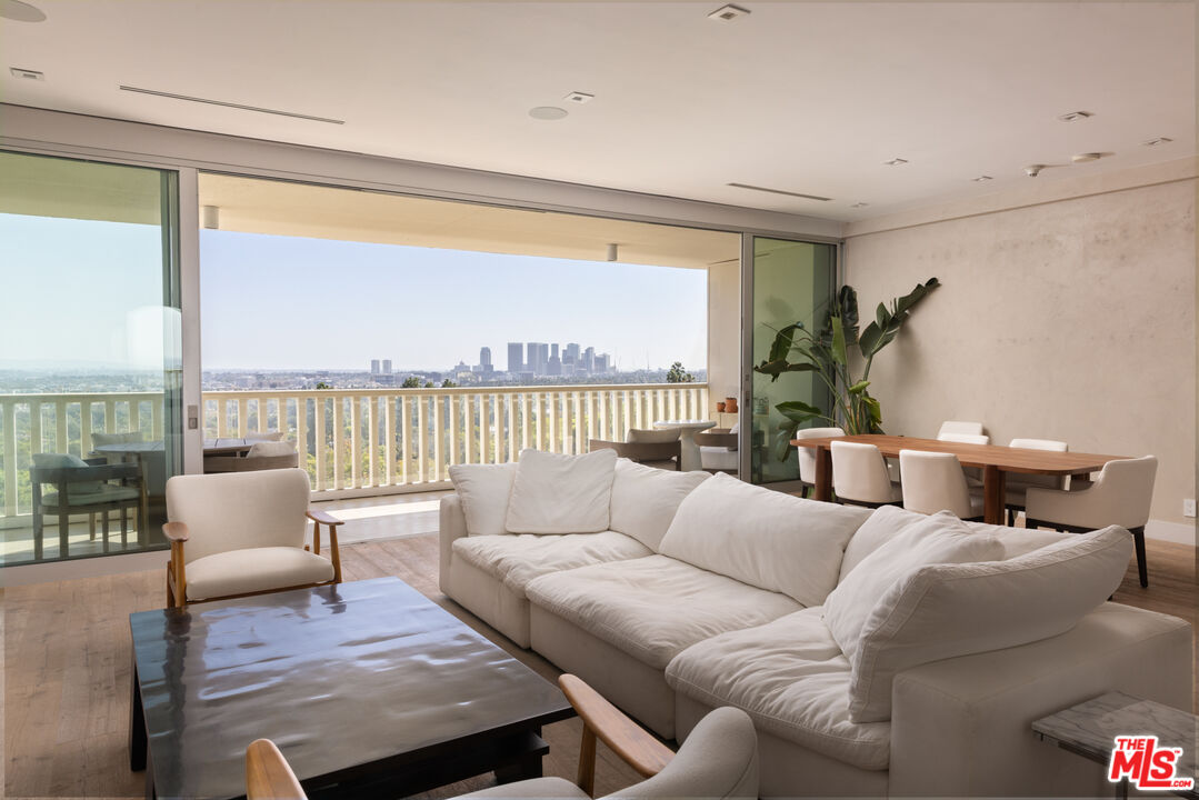 9255 Doheny Rd Unit: 704