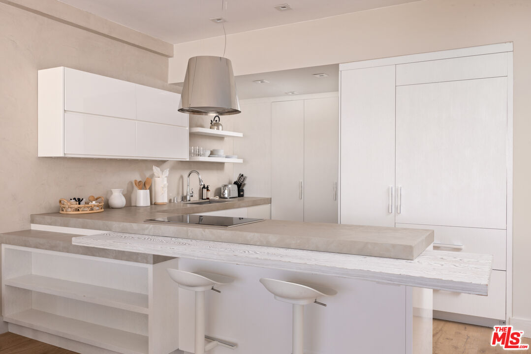 9255 Doheny Rd Unit: 704