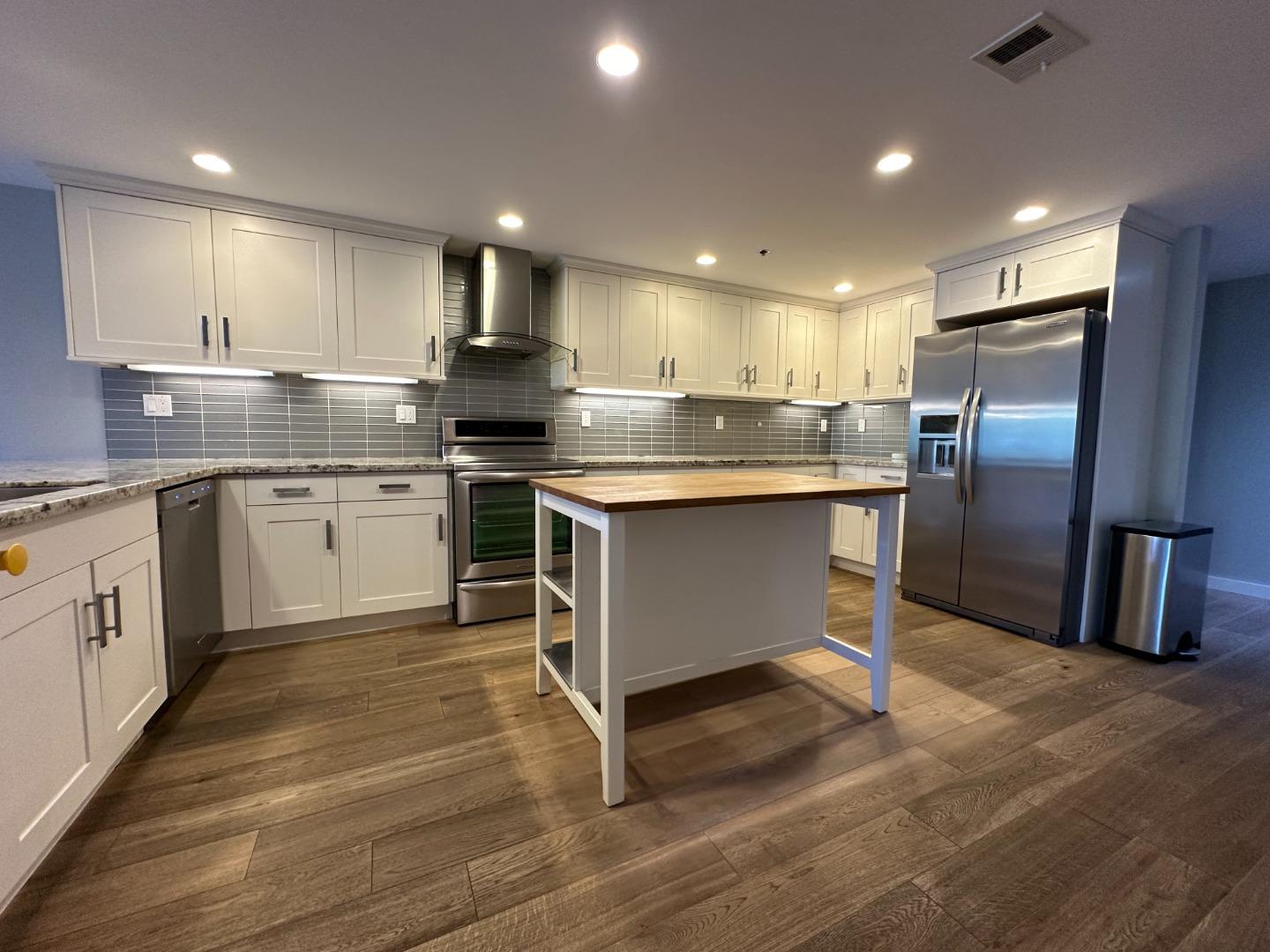 440 Cesano CT 208