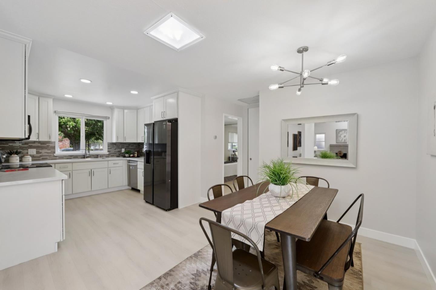 1684 Zinnia Lane