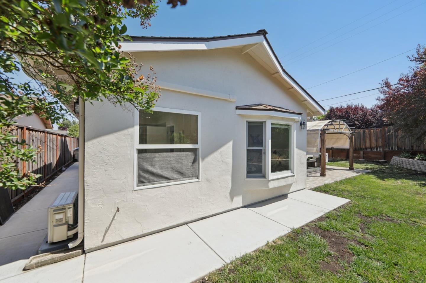 1684 Zinnia Lane
