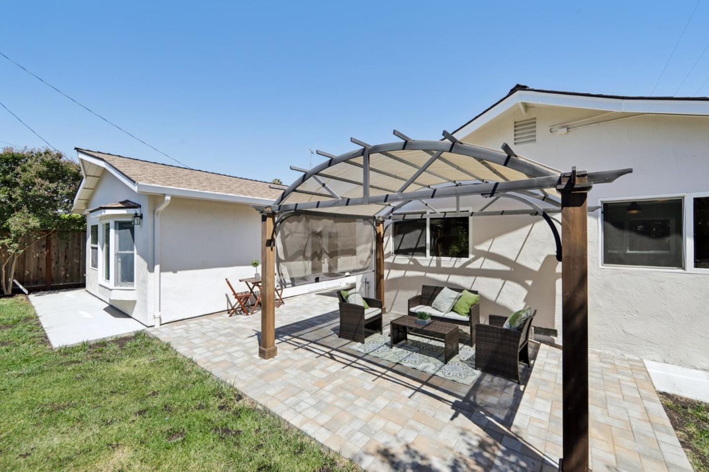 1684 Zinnia Lane