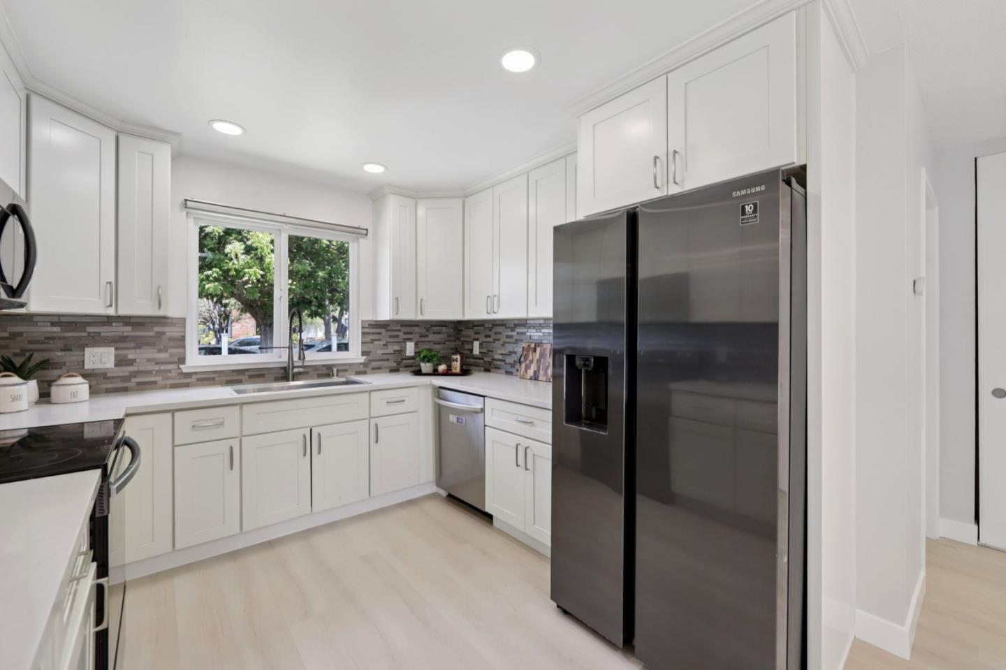 1684 Zinnia Lane