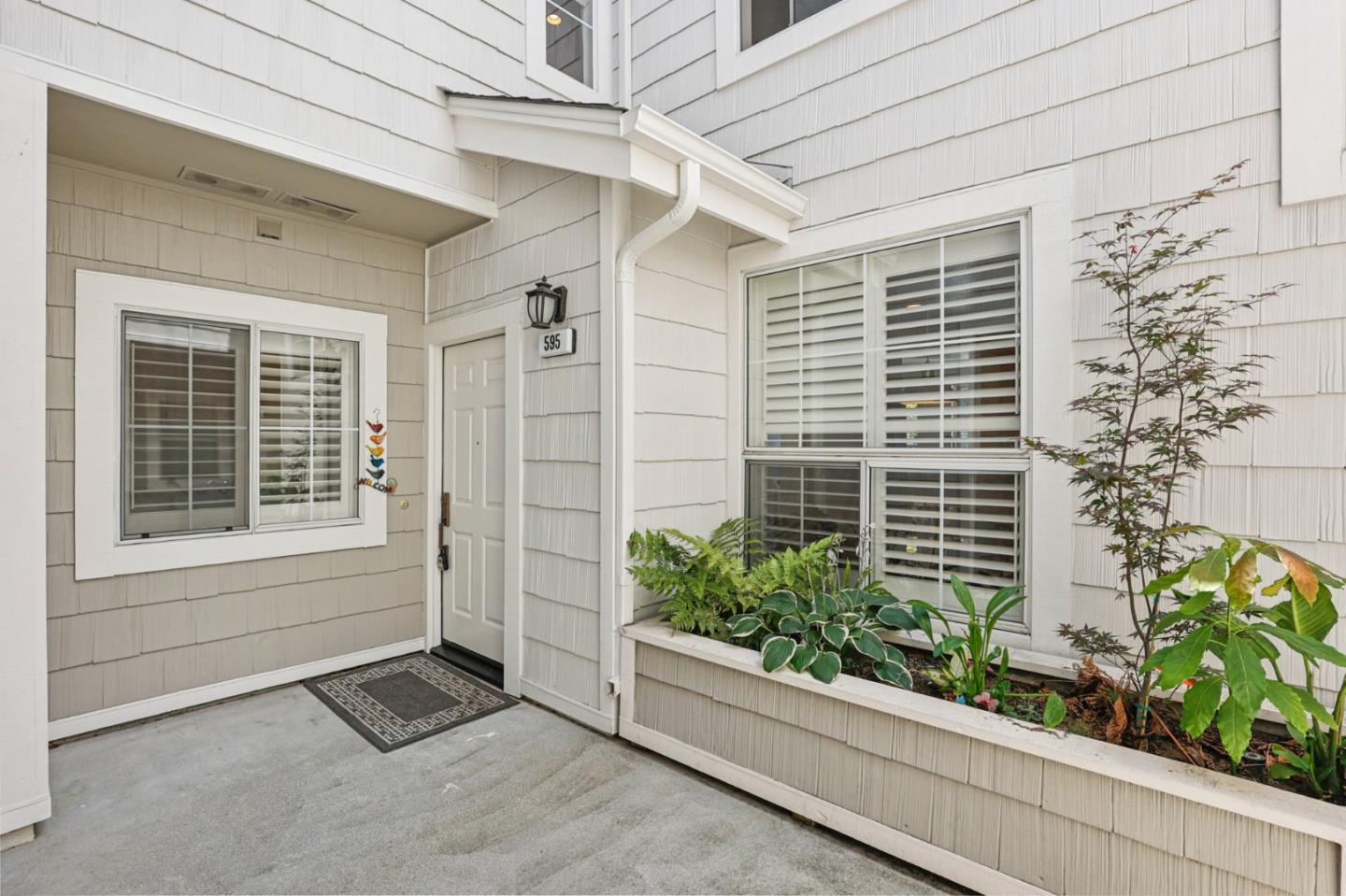 595 Shoal Circle