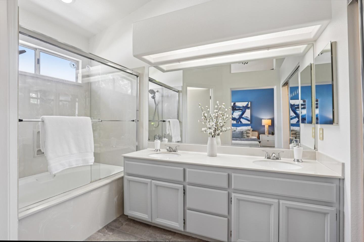 595 Shoal Circle