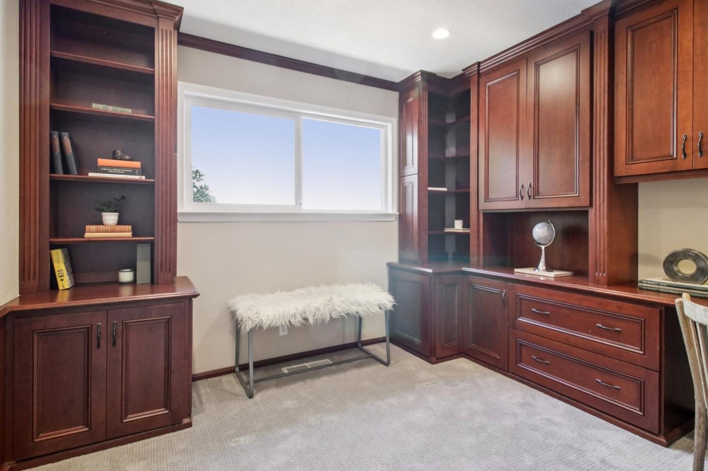 3179 Linkfield Way