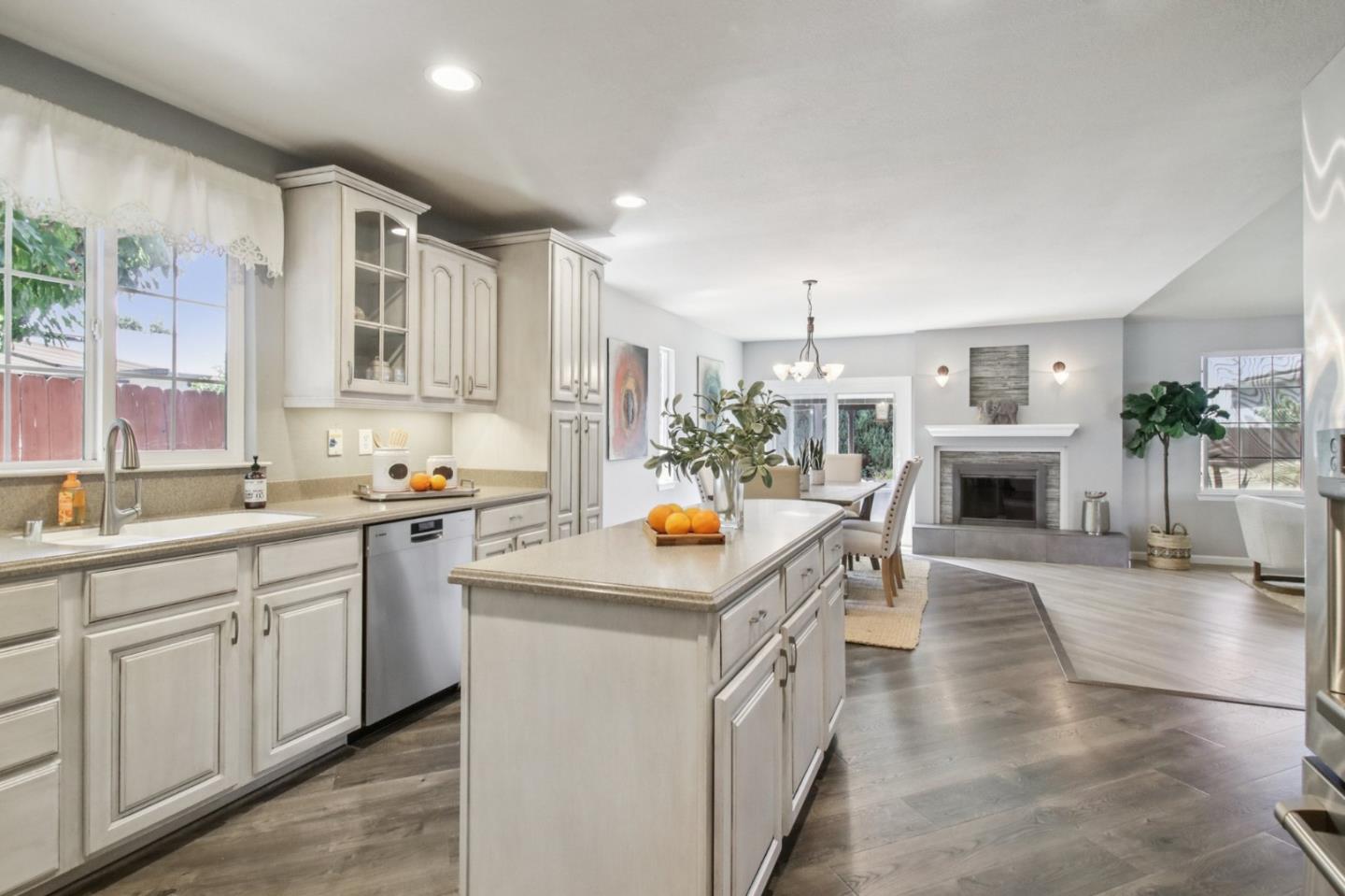 3179 Linkfield Way
