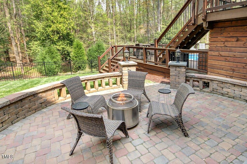 333 Flatrock Lane