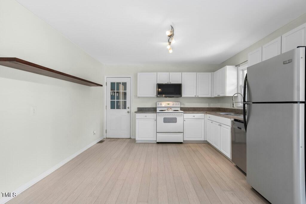 4021 Chaucer Drive