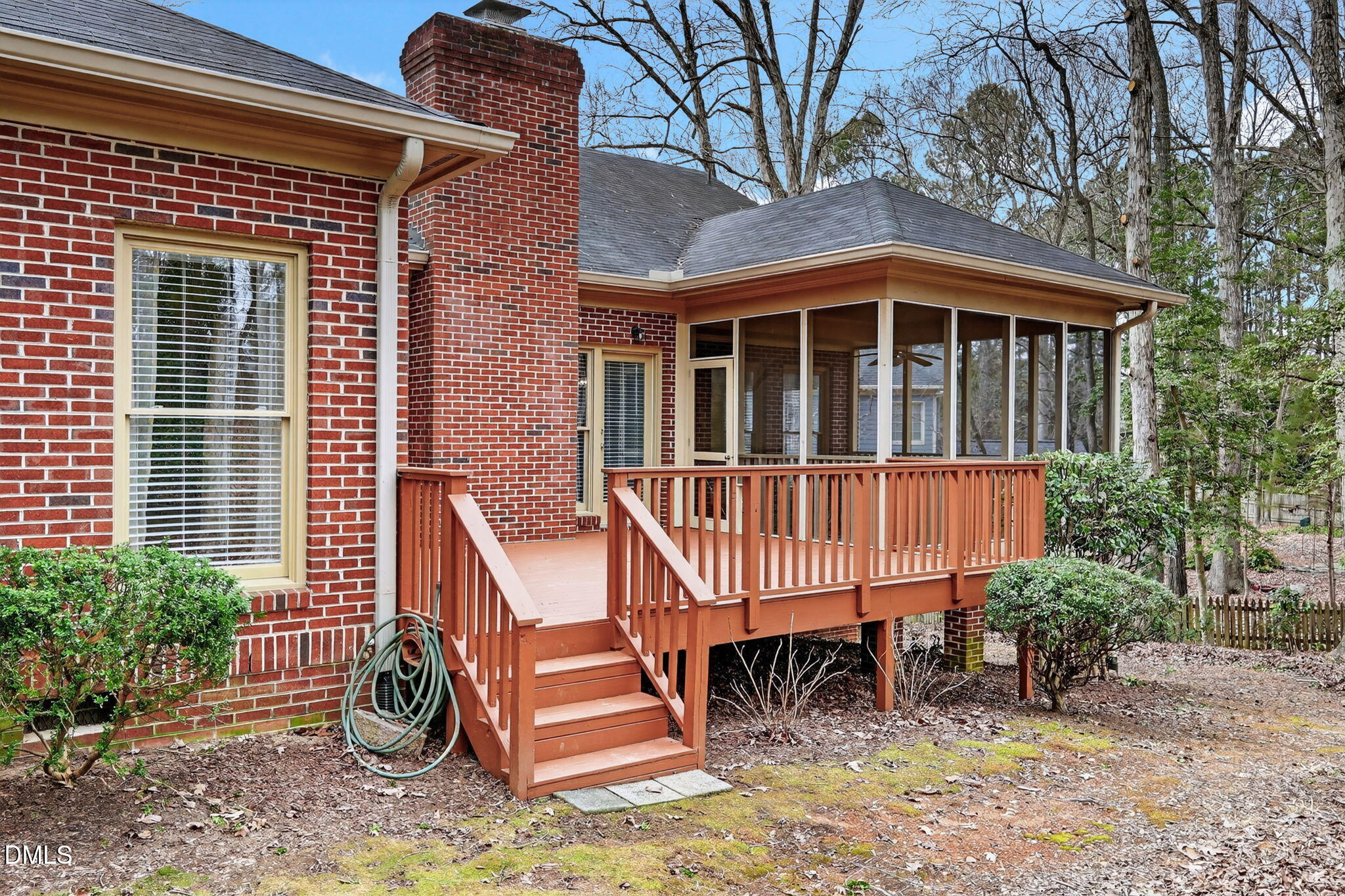 2016 W Sterlington Place