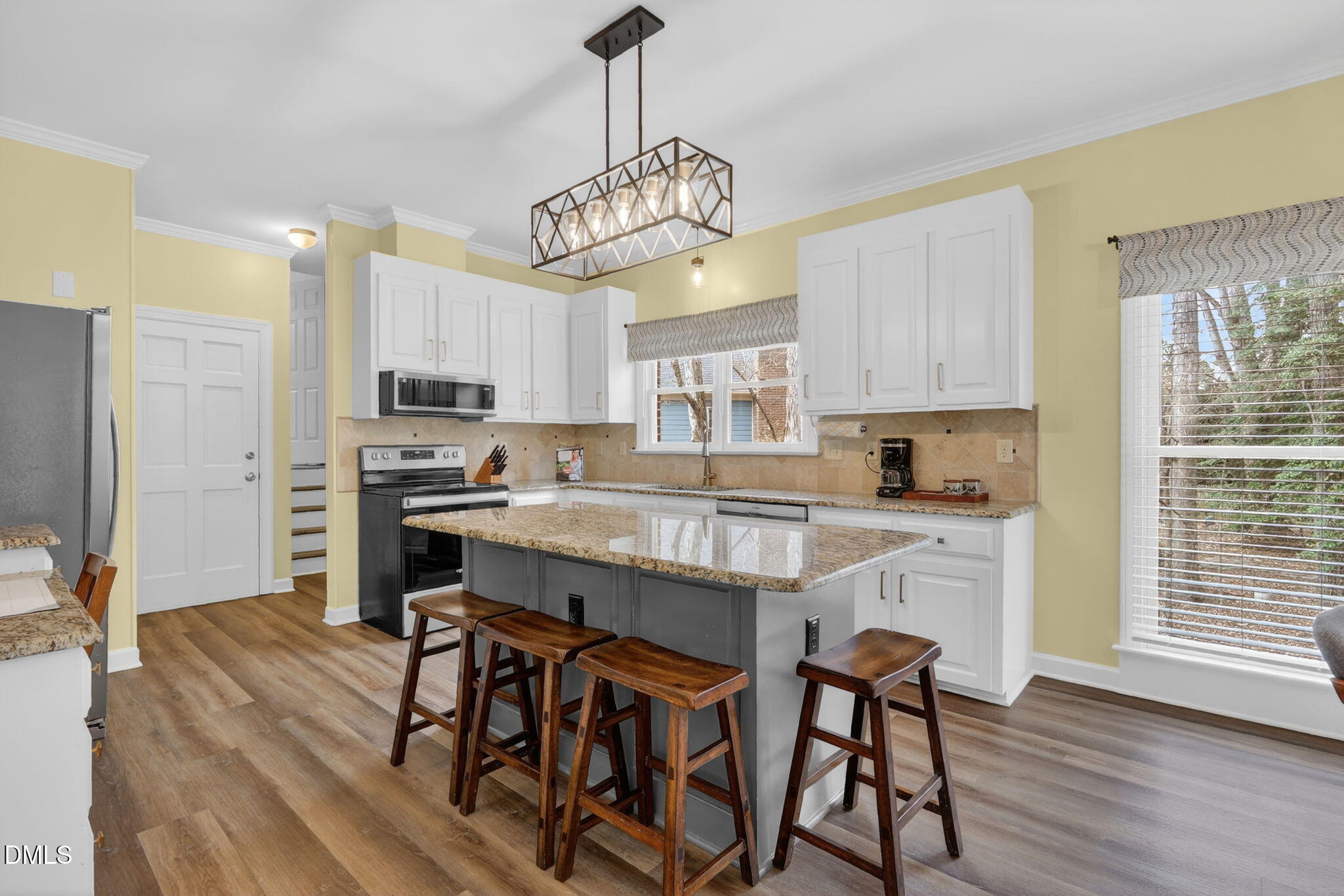 2016 W Sterlington Place