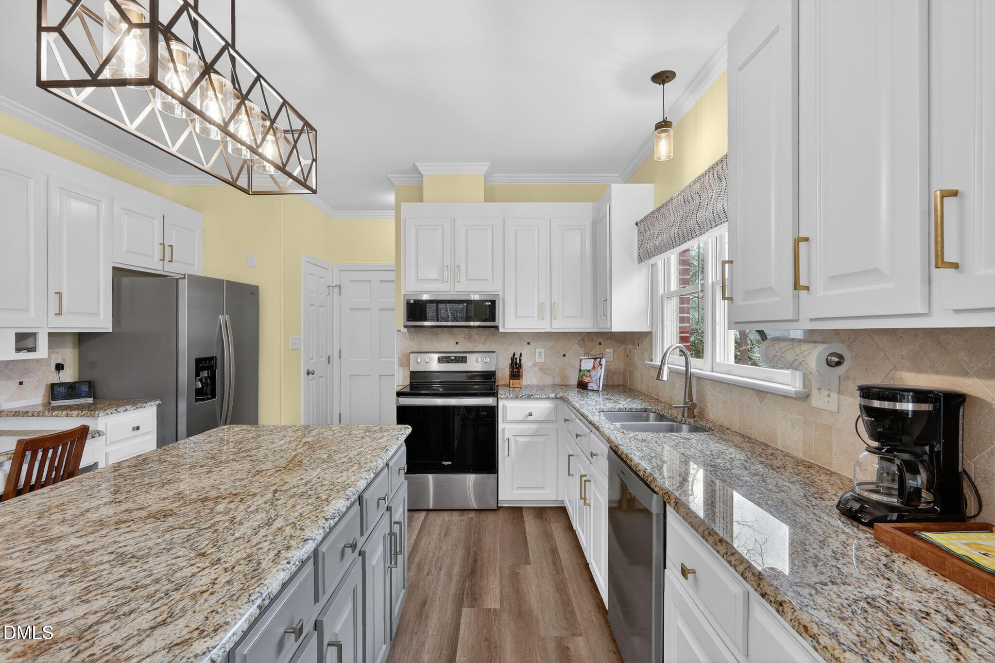 2016 W Sterlington Place