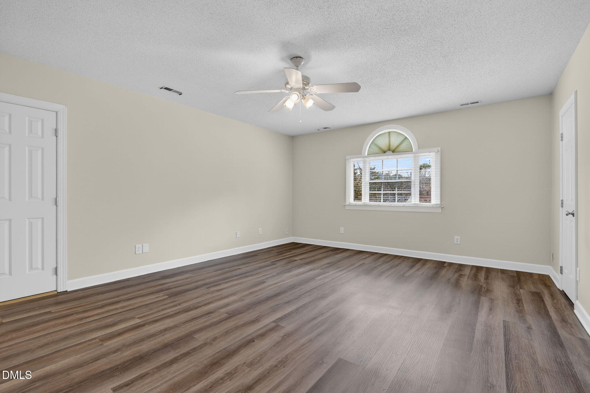 2016 W Sterlington Place