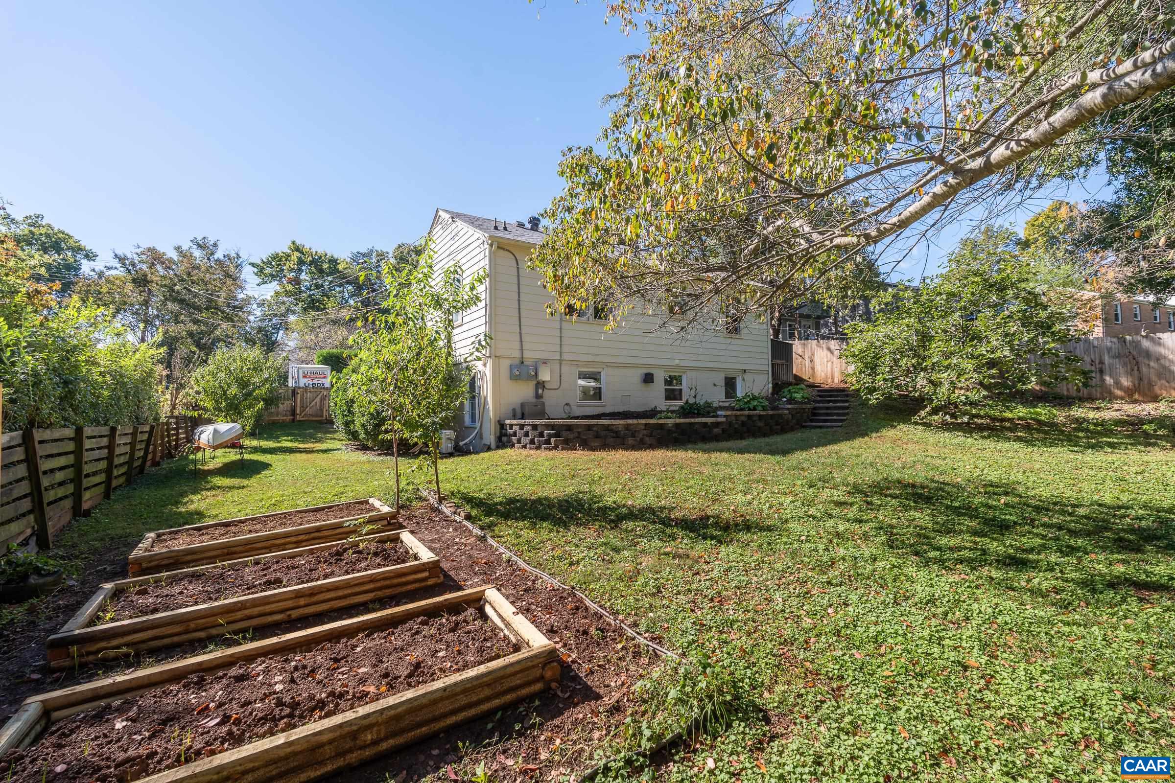1425 RUGBY AVE