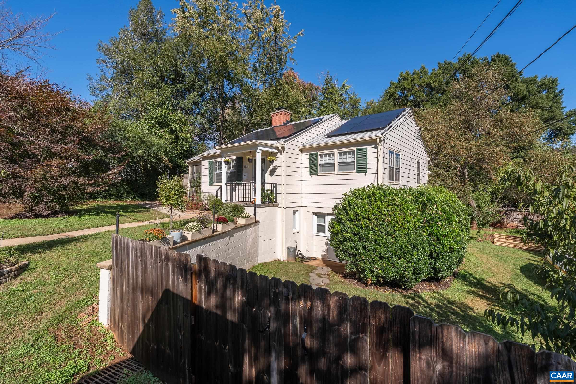 1425 RUGBY AVE