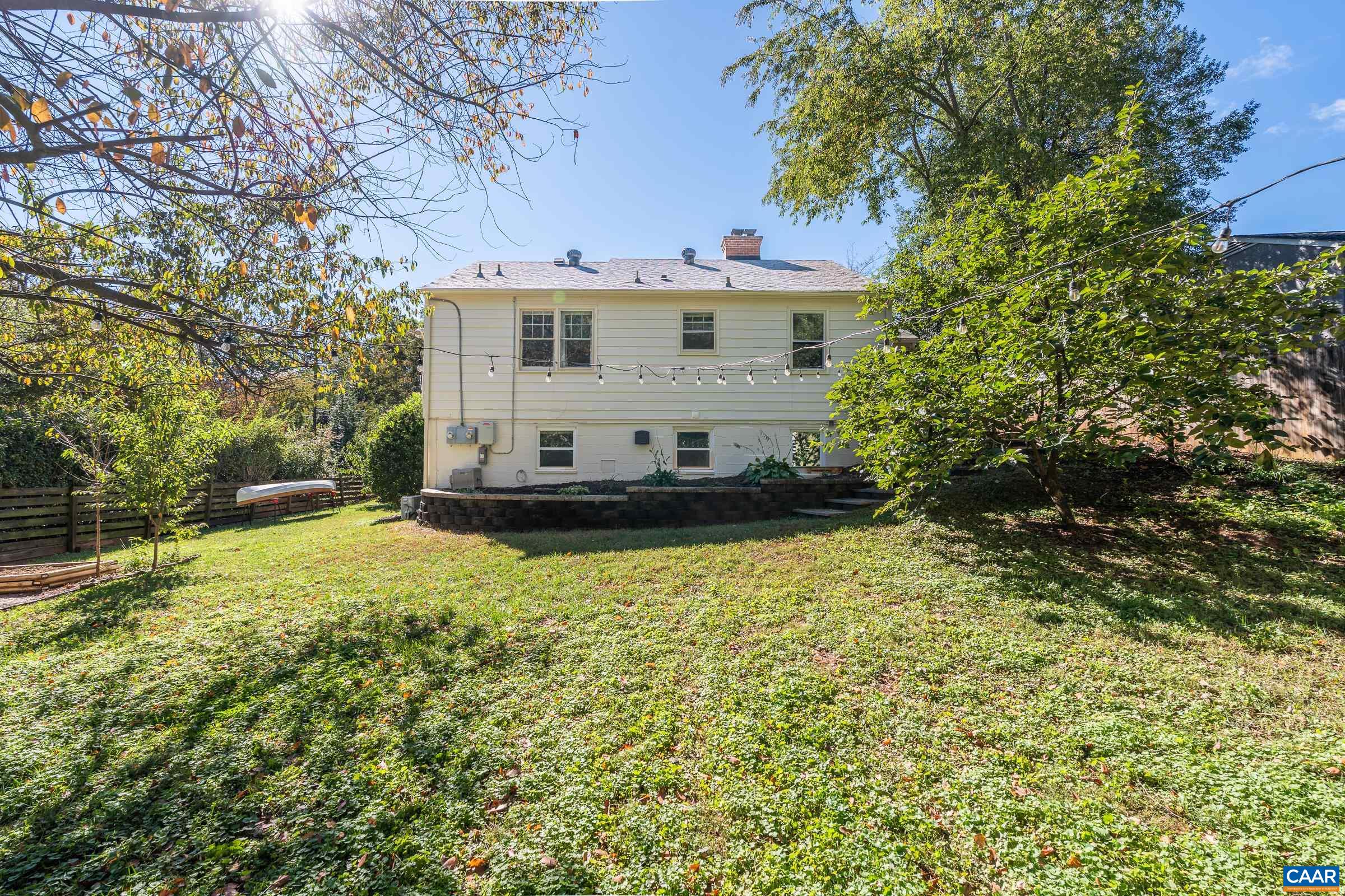 1425 RUGBY AVE