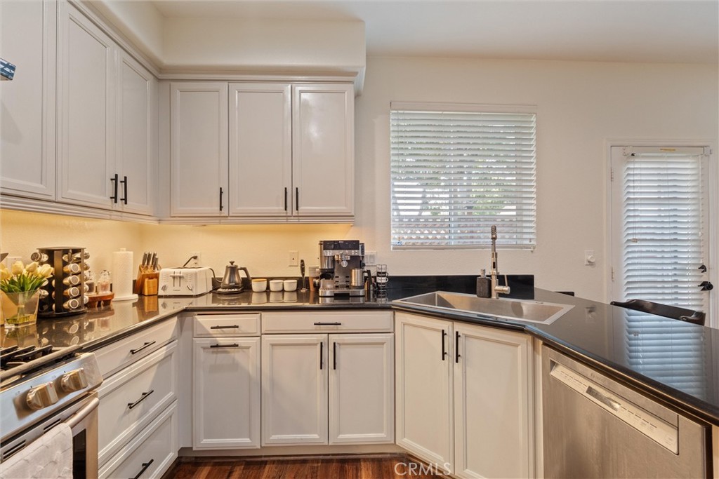 5616 Etiwanda Avenue 6