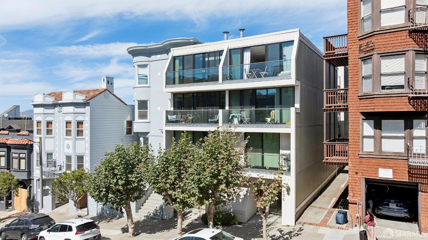 454 Lombard Street # 9