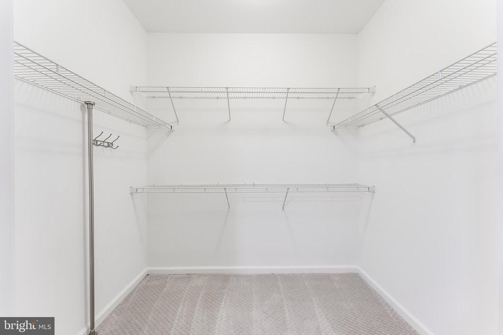 1720 LAKE SHORE CREST DRIVE Unit: 16
