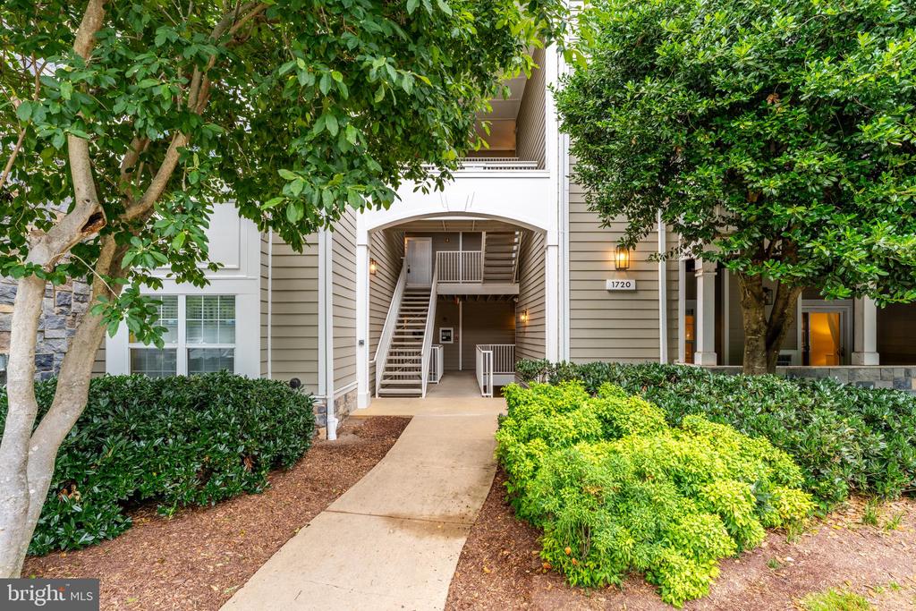 1720 LAKE SHORE CREST DRIVE Unit: 16