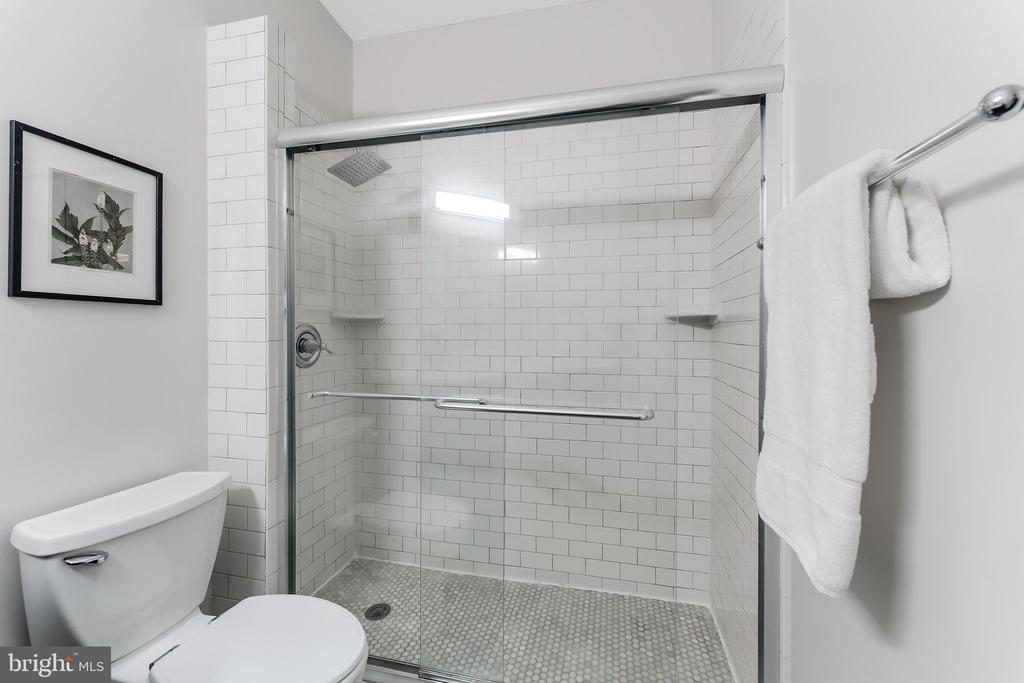 1720 LAKE SHORE CREST DRIVE Unit: 16
