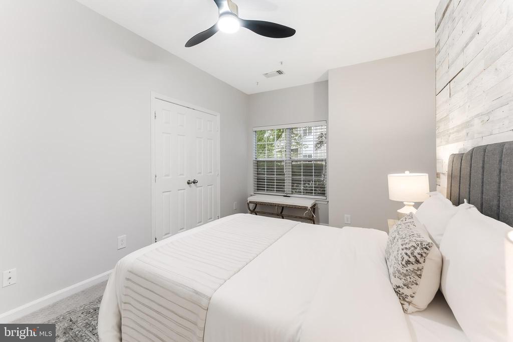 1720 LAKE SHORE CREST DRIVE Unit: 16