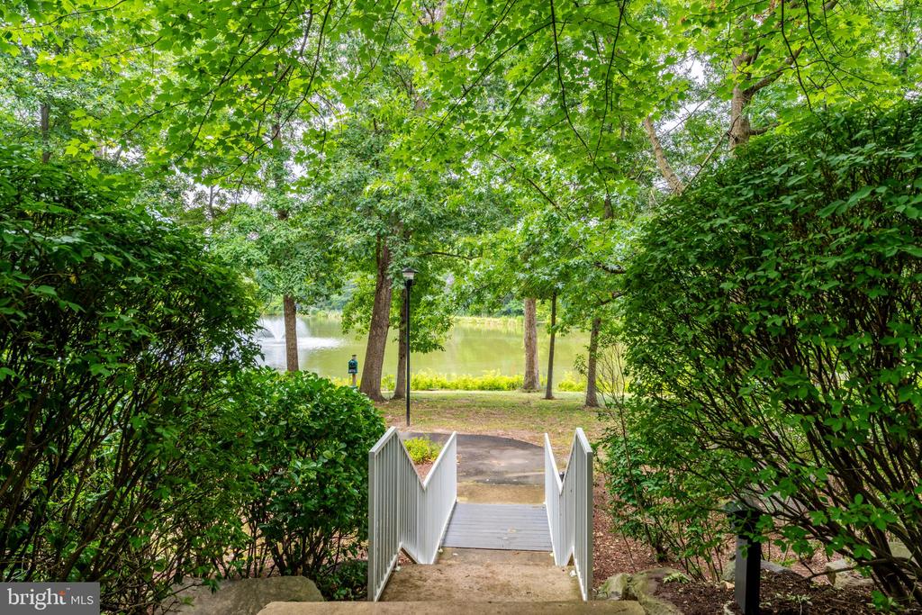 1720 LAKE SHORE CREST DRIVE Unit: 16
