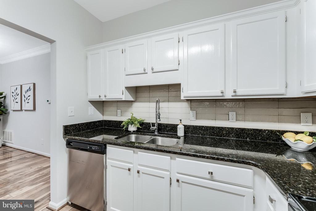 1720 LAKE SHORE CREST DRIVE Unit: 16