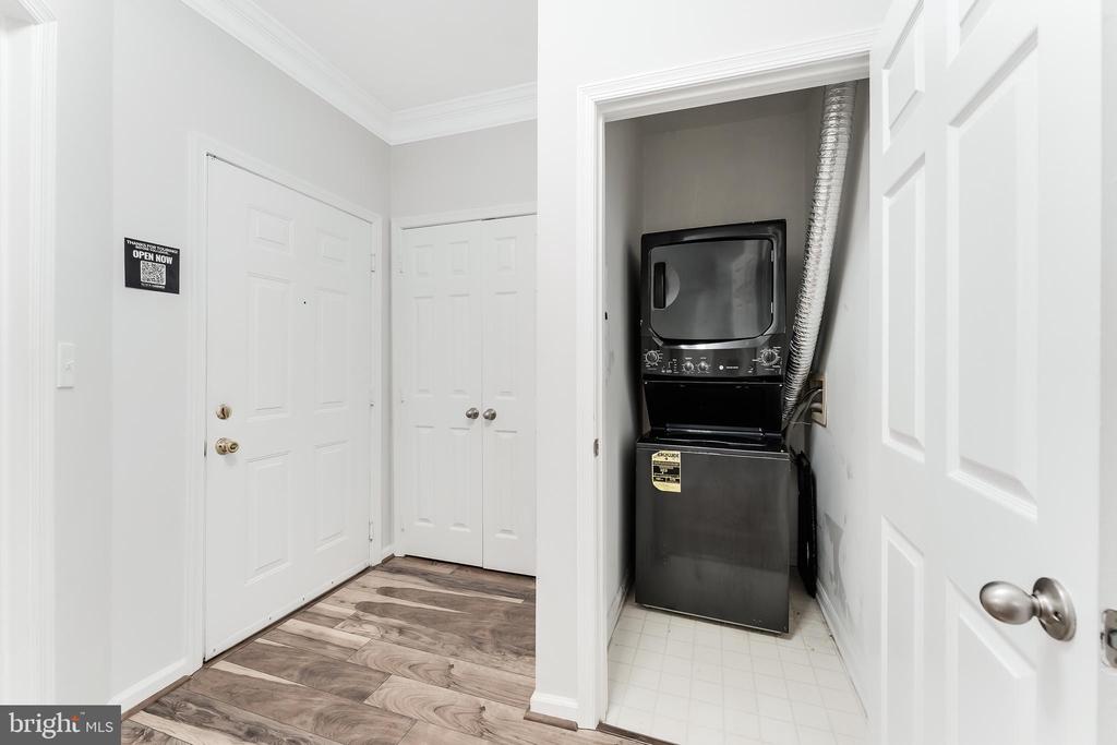 1720 LAKE SHORE CREST DRIVE Unit: 16
