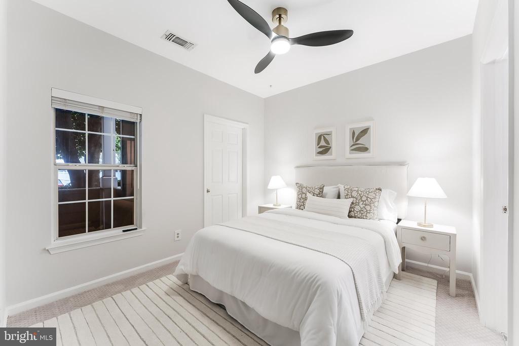 1720 LAKE SHORE CREST DRIVE Unit: 16