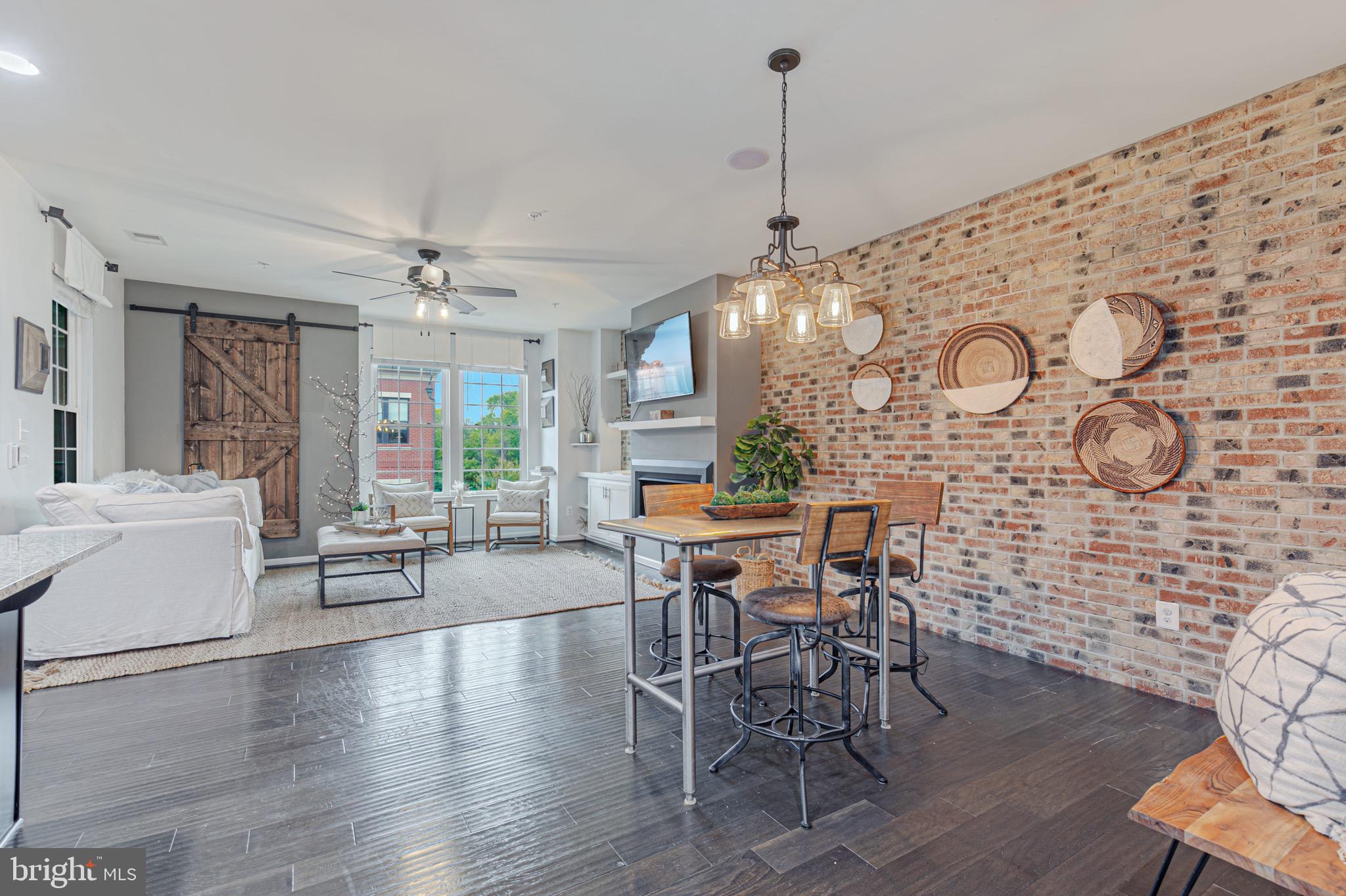 455 Kornblau TERRACE SE