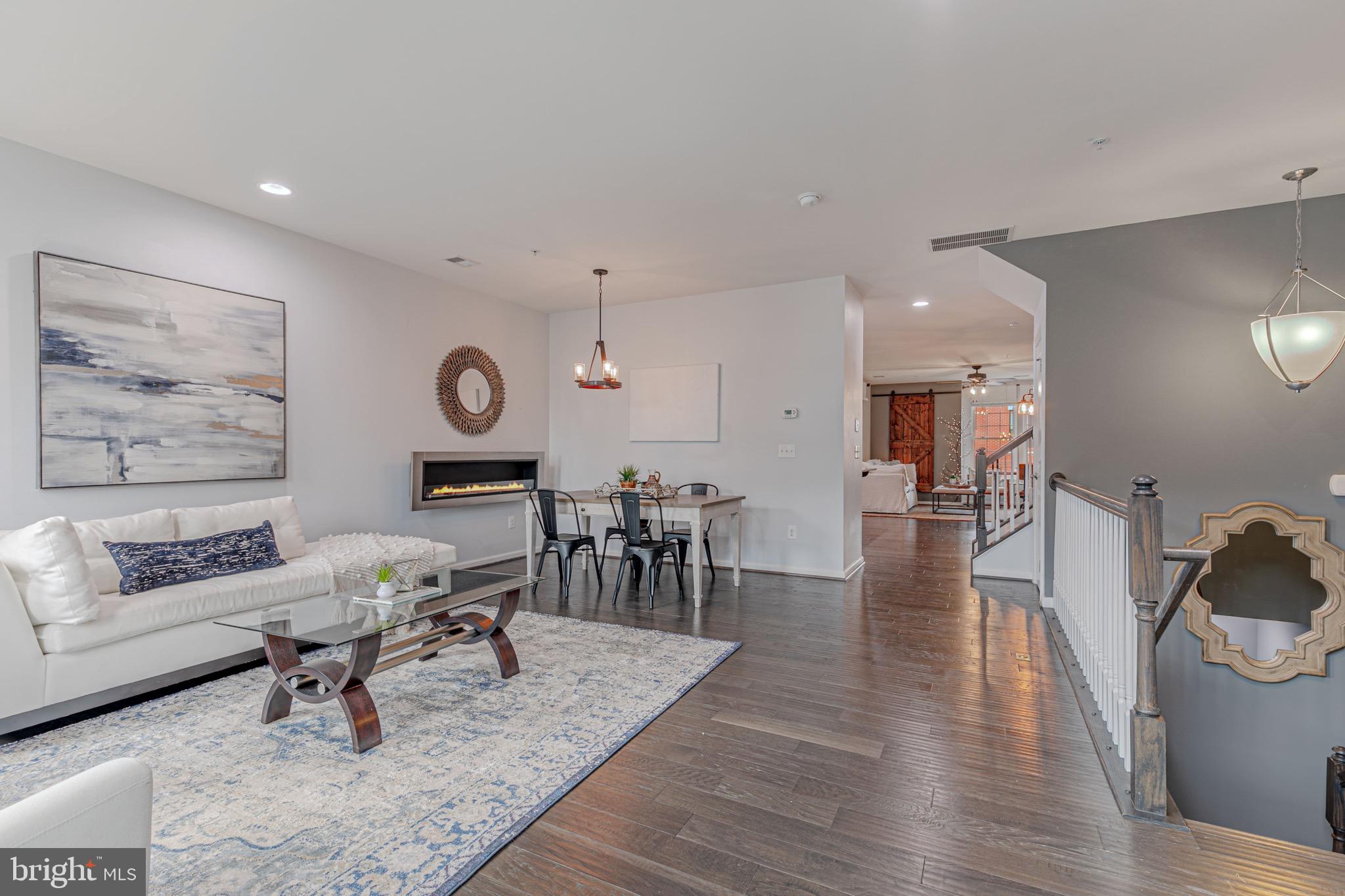 455 Kornblau TERRACE SE