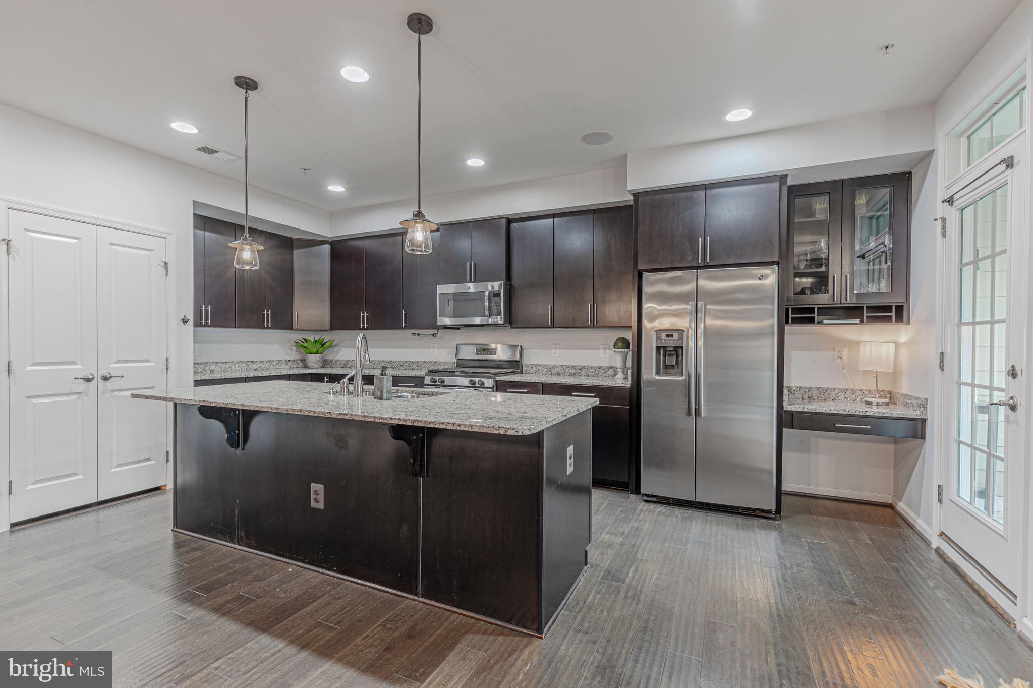 455 Kornblau TERRACE SE