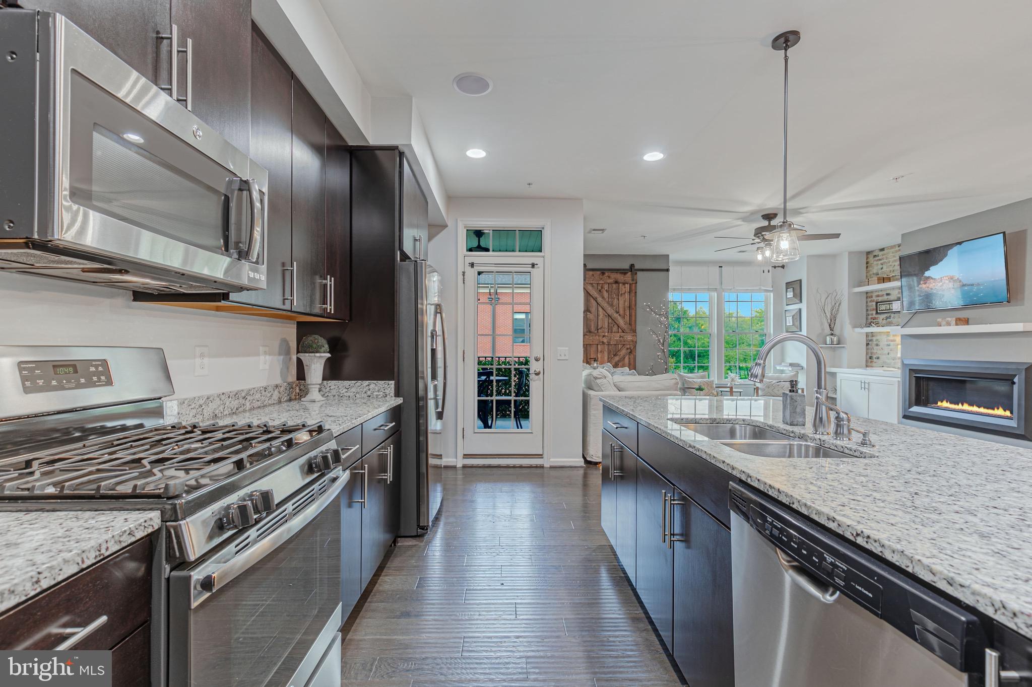 455 Kornblau TERRACE SE