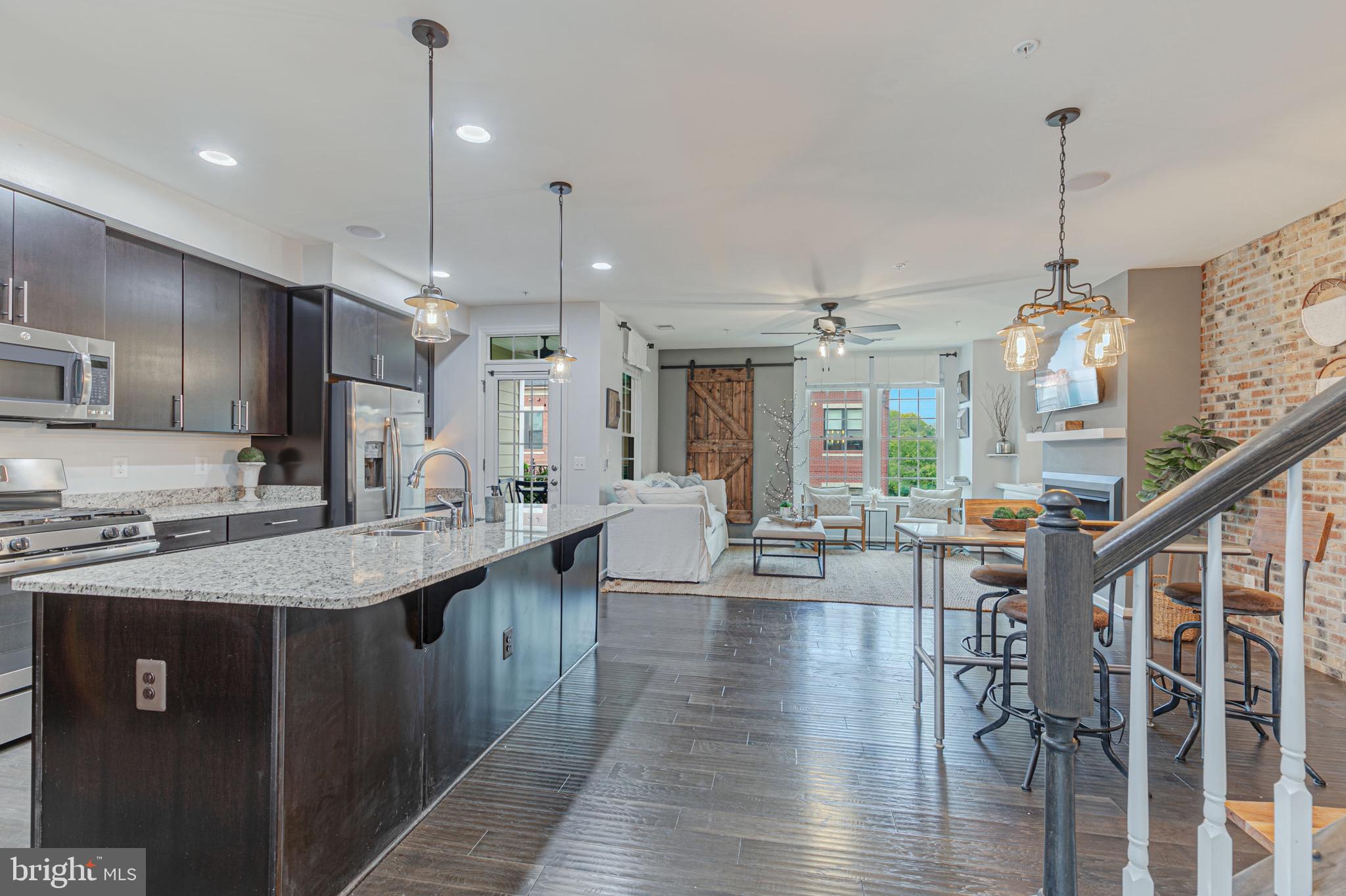 455 Kornblau TERRACE SE