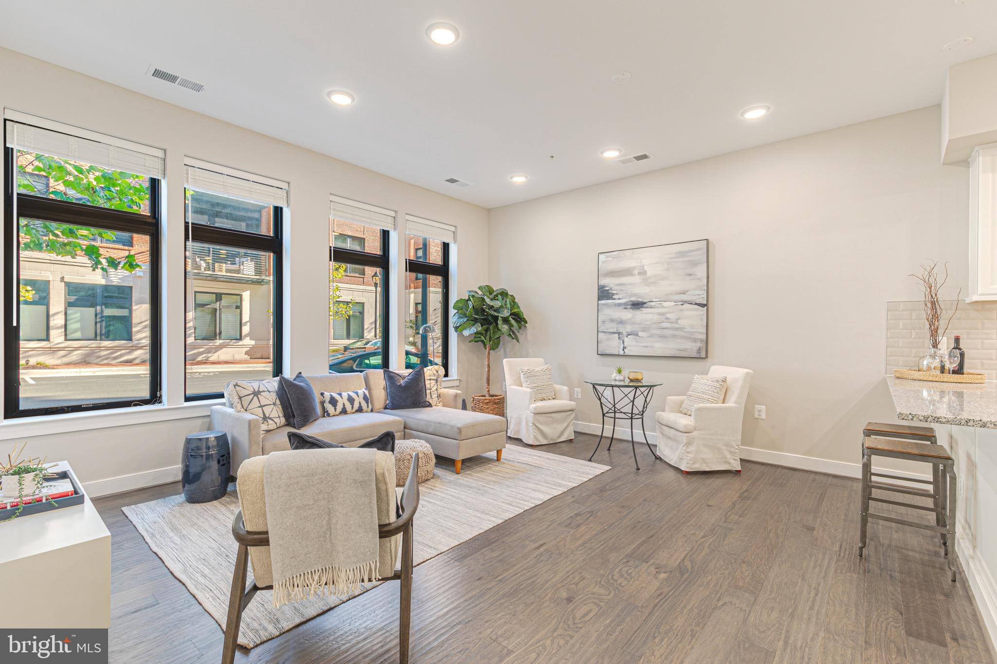 3 Stationmaster STREET SE Unit: 104