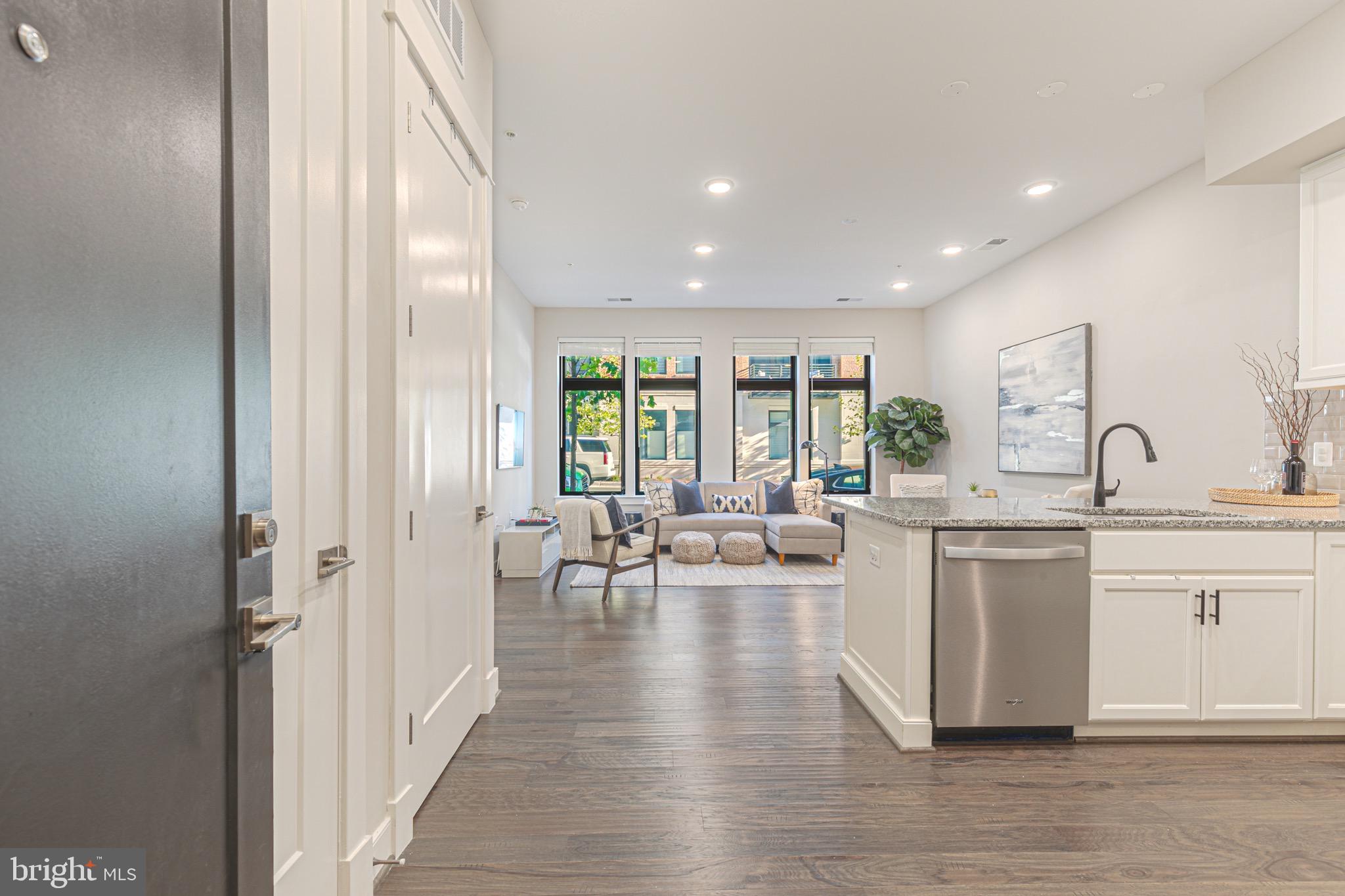 3 Stationmaster STREET SE Unit: 104