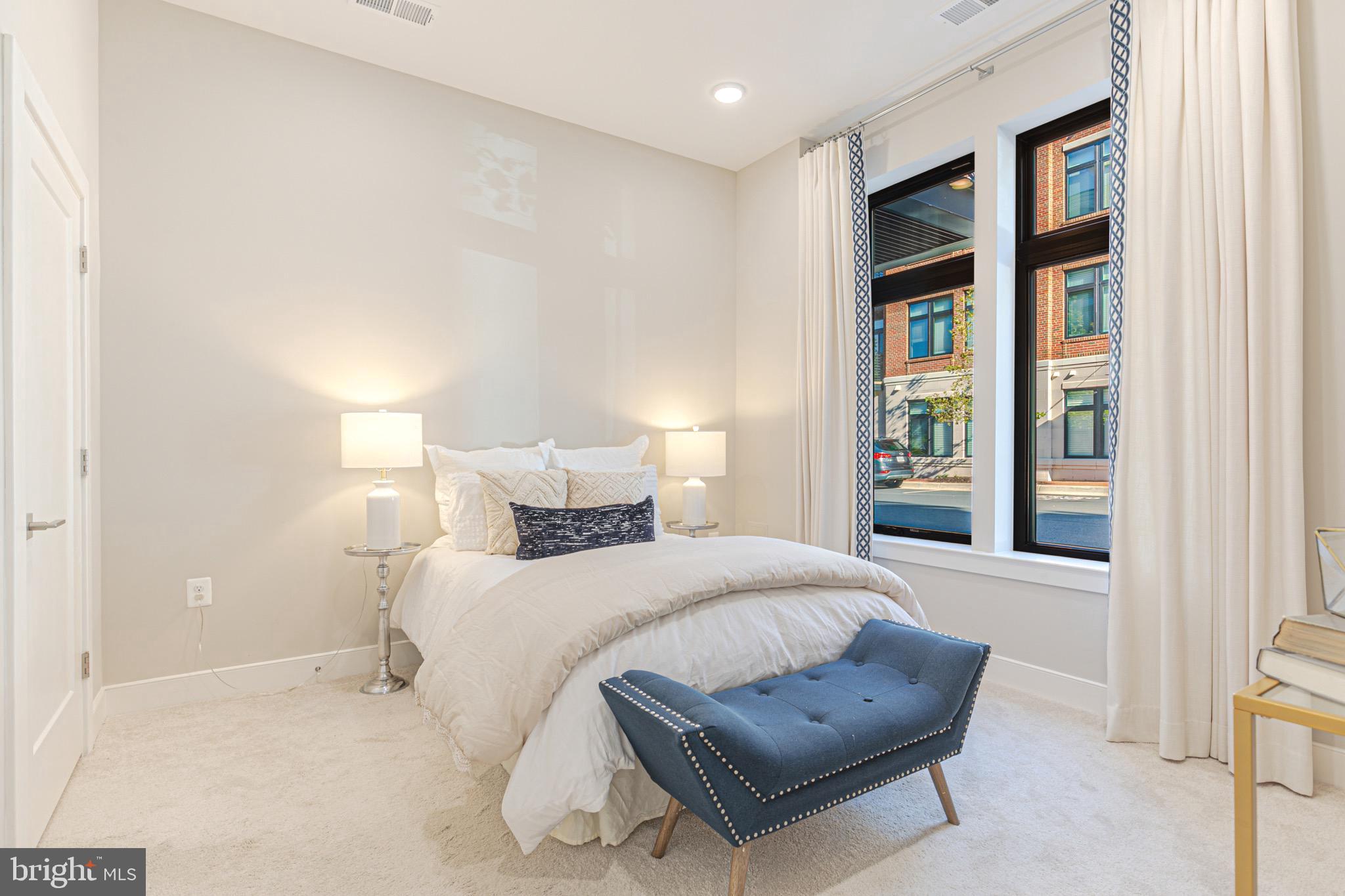 3 Stationmaster STREET SE Unit: 104