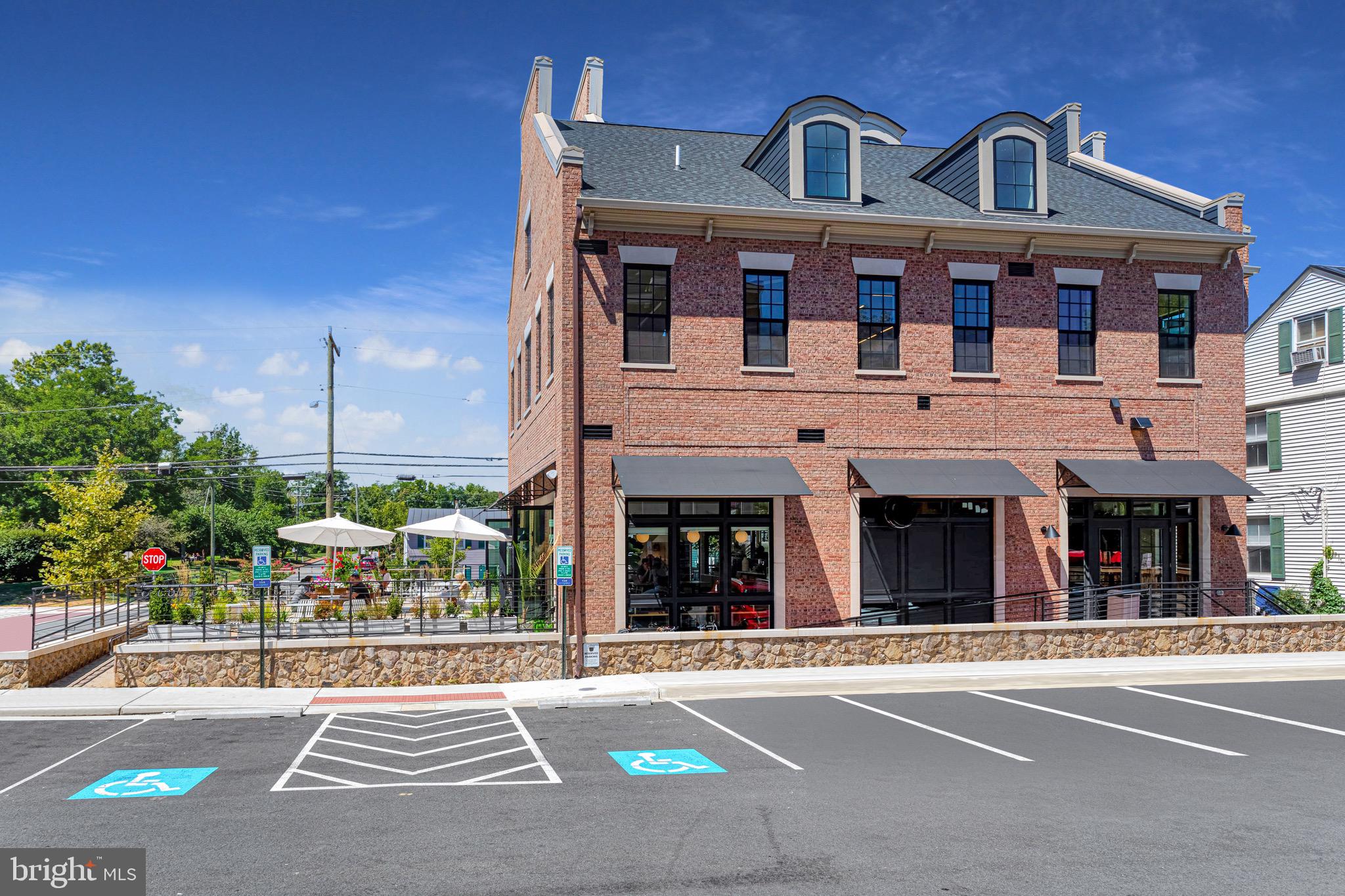 3 Stationmaster STREET SE Unit: 104