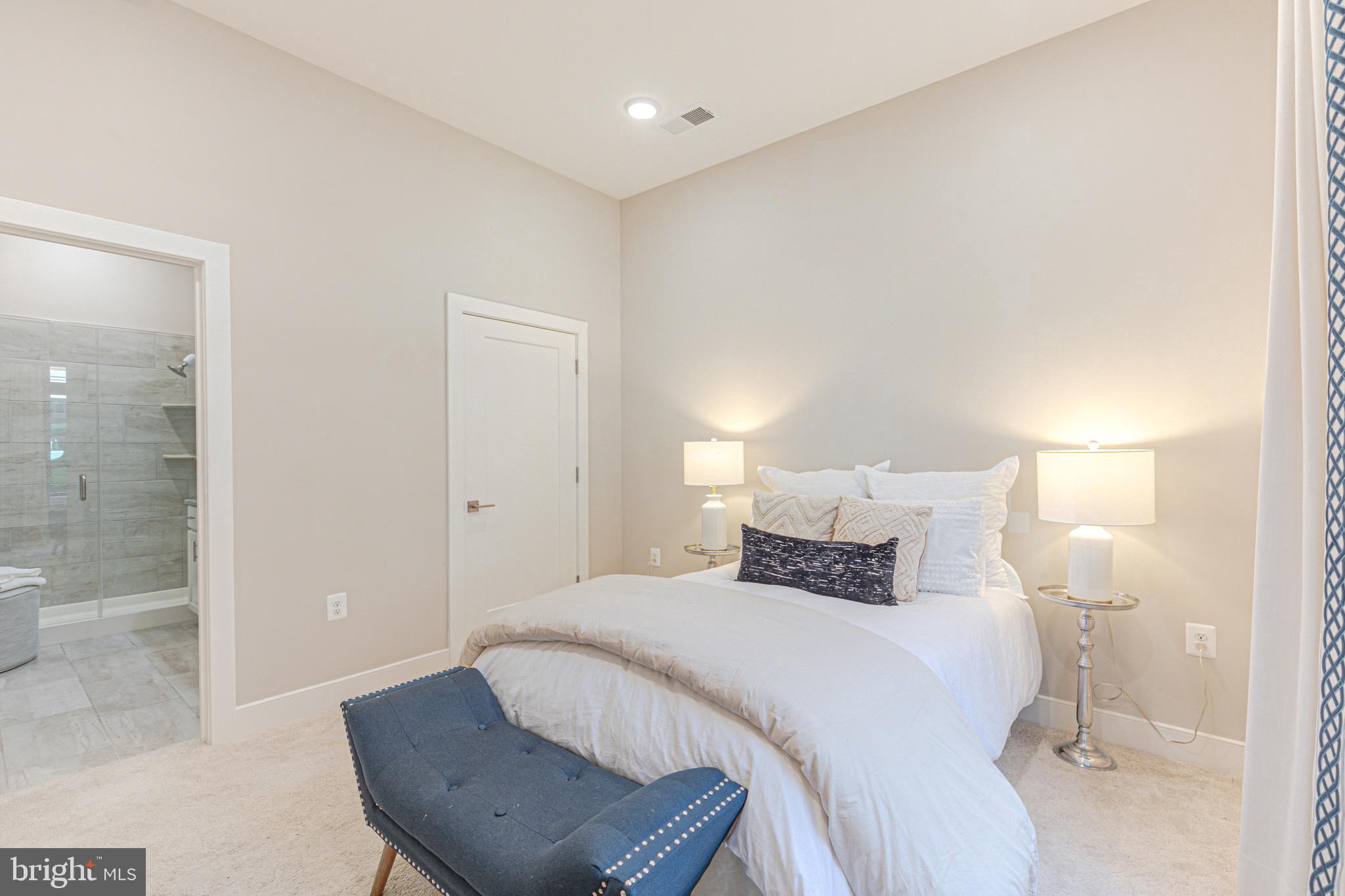 3 Stationmaster STREET SE Unit: 104