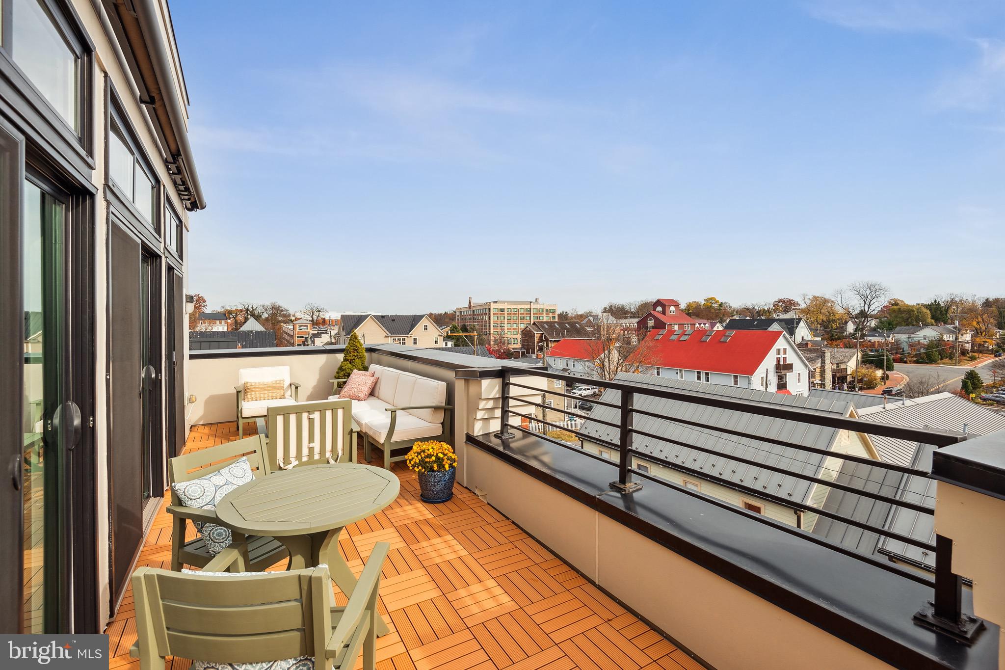 4 Stationmaster STREET SE Unit: 404