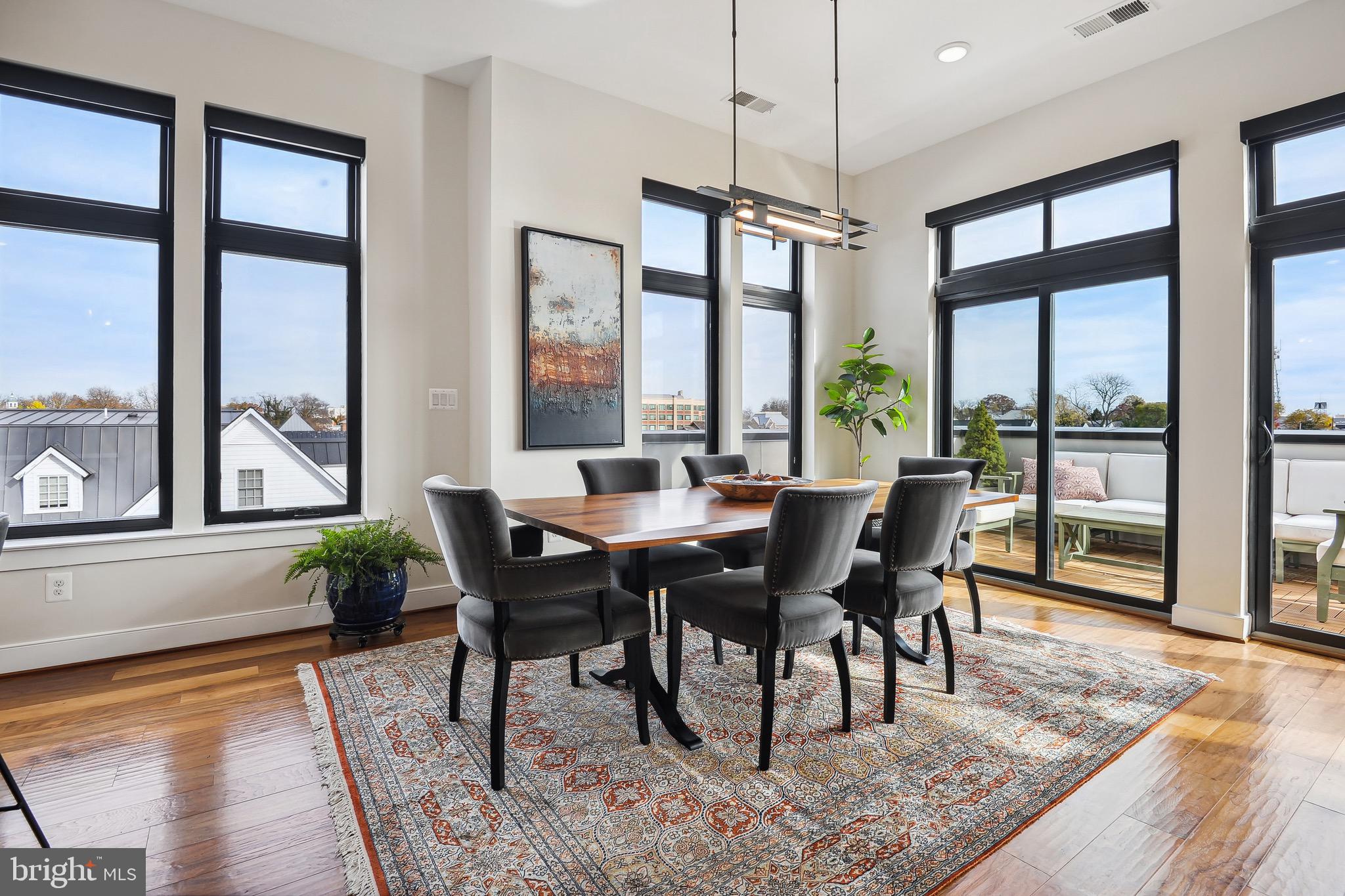 4 Stationmaster STREET SE Unit: 404