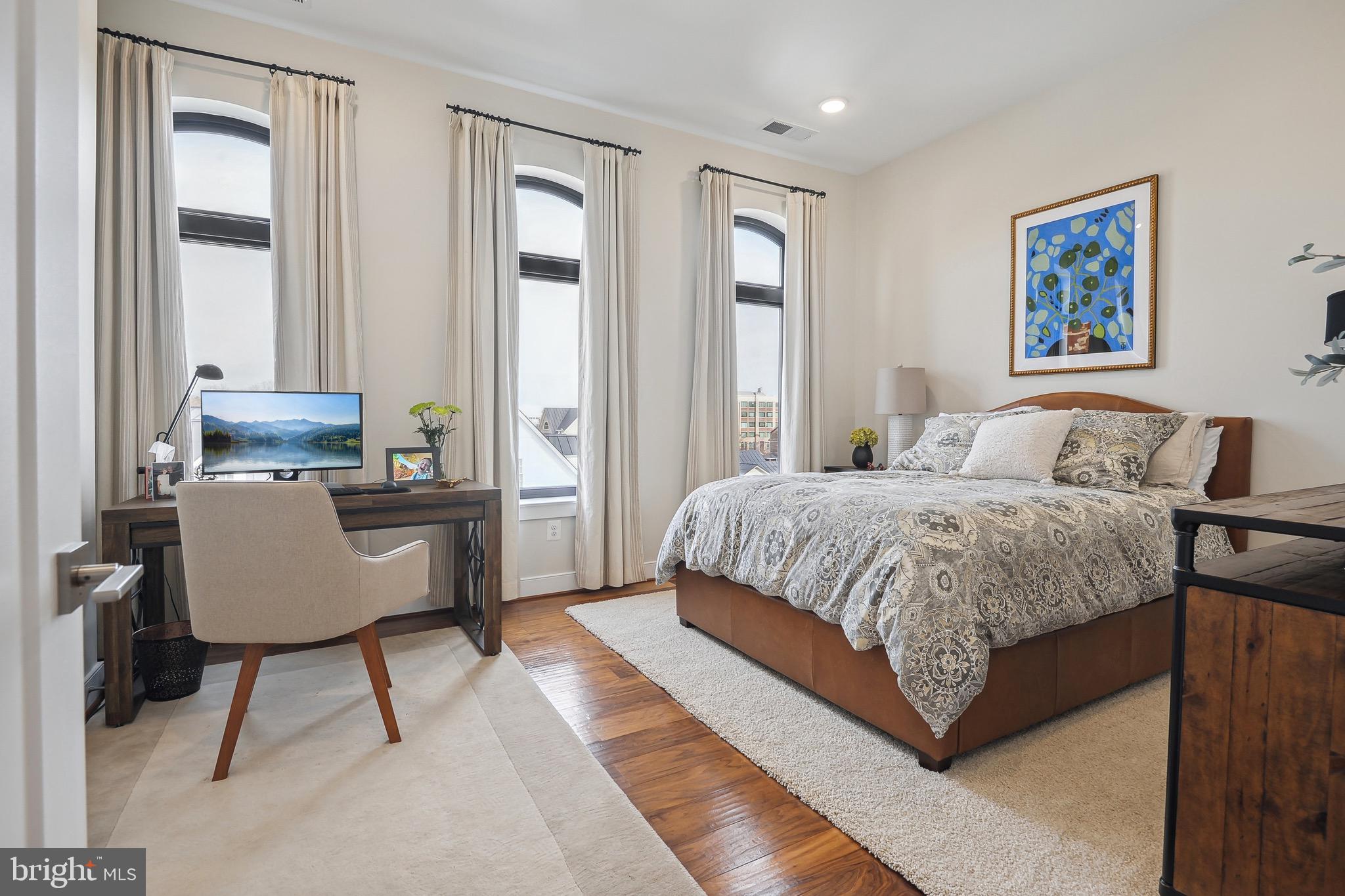 4 Stationmaster STREET SE Unit: 404