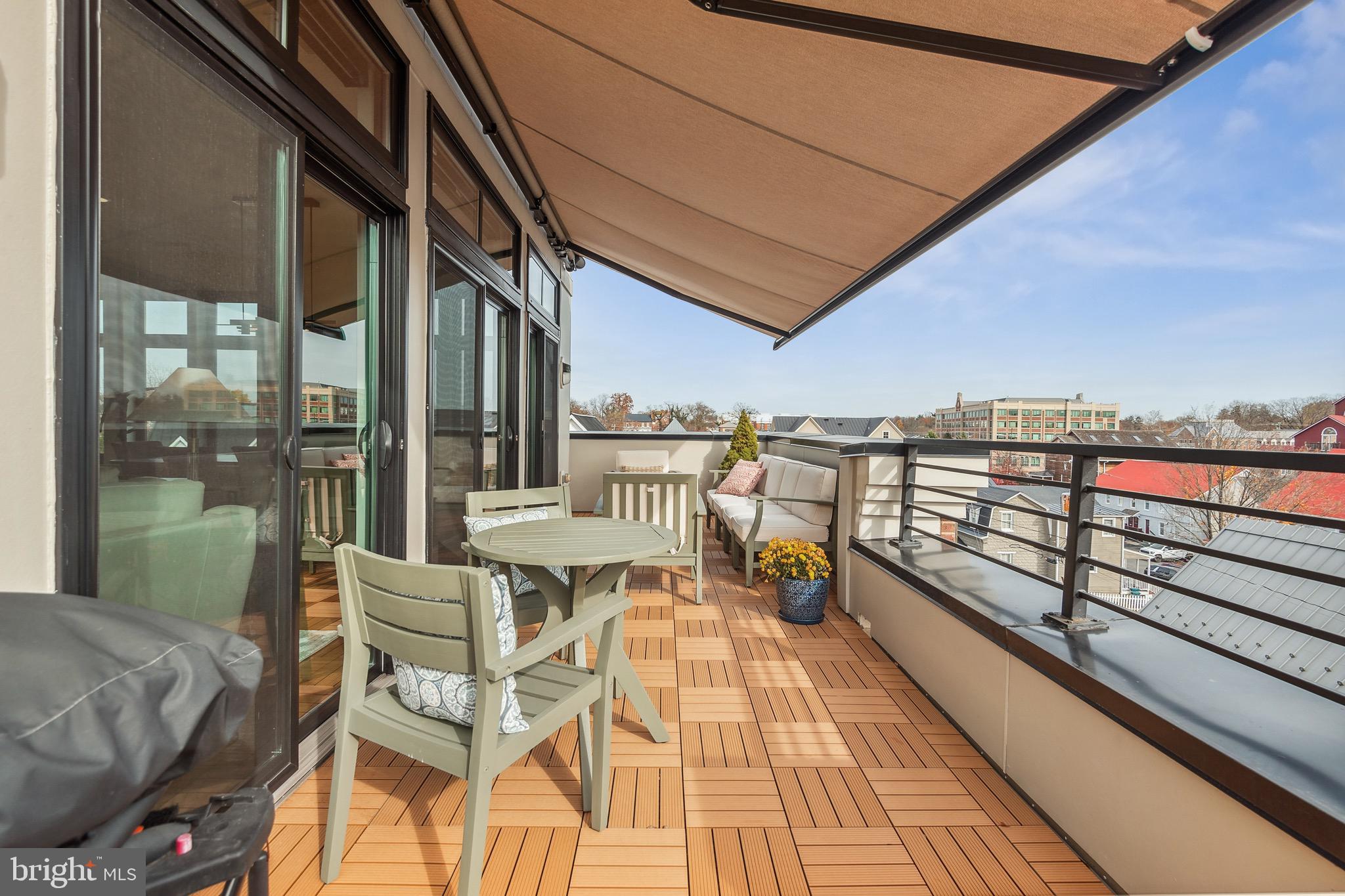 4 Stationmaster STREET SE Unit: 404